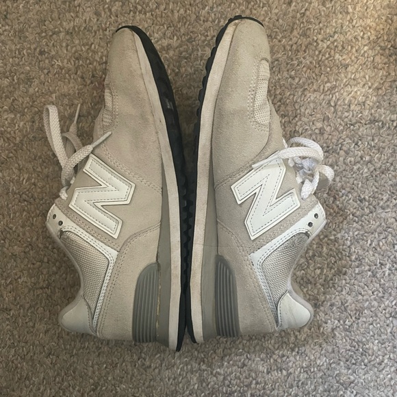 New Balance 574 Beige Sneakers - Picture 7 of 7